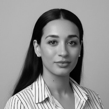 Portrait photo of Arielle Hale