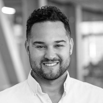Portrait photo of Dave Hale